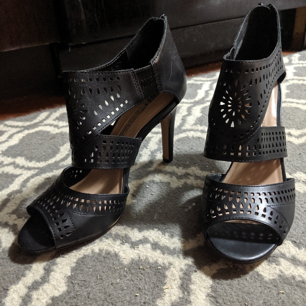 Leather lattice pump